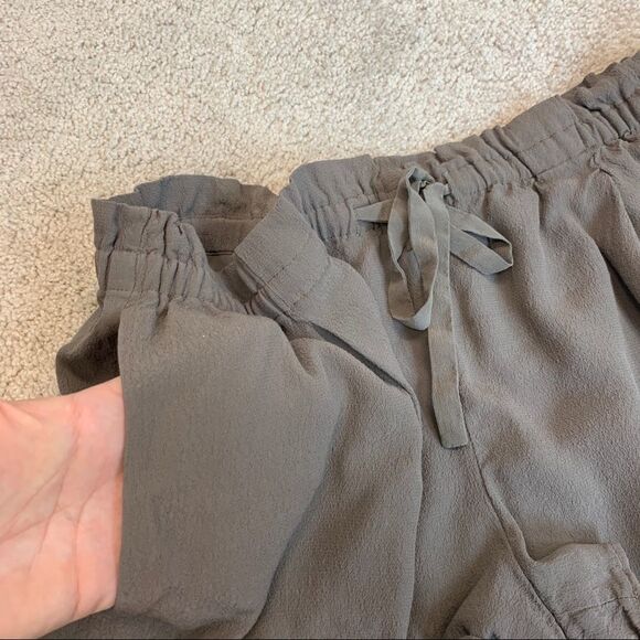 Aritzia Wilfred Montrouge shorts Sz L khaki drawstring 🔥 - Picture 3 of 10